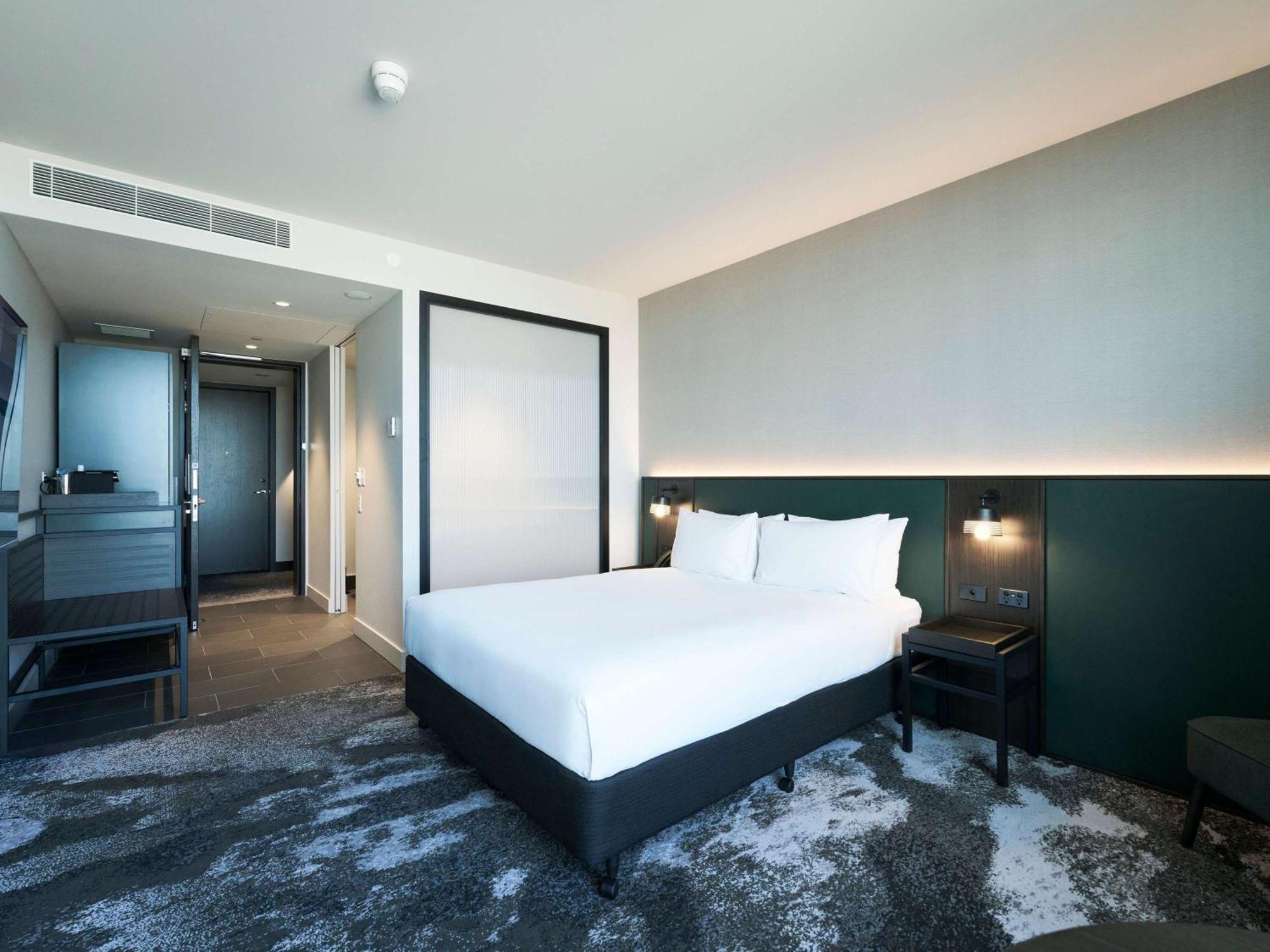 Novotel Melbourne Airport Exterior photo