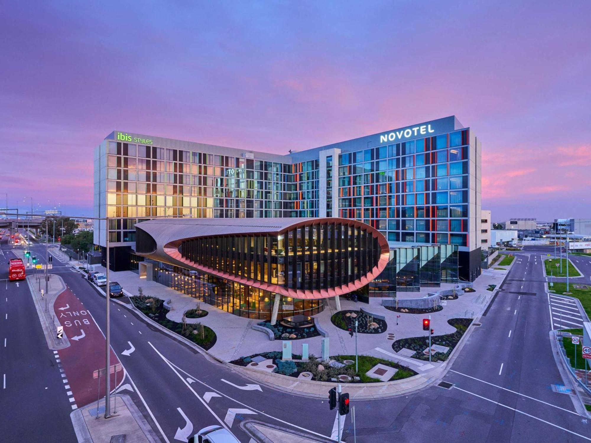 Novotel Melbourne Airport Exterior photo